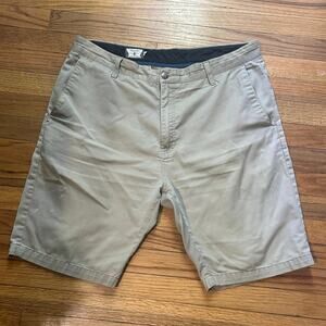 Volcom Khaki Casual Shorts 36 – Laid-Back Skate Classic Style